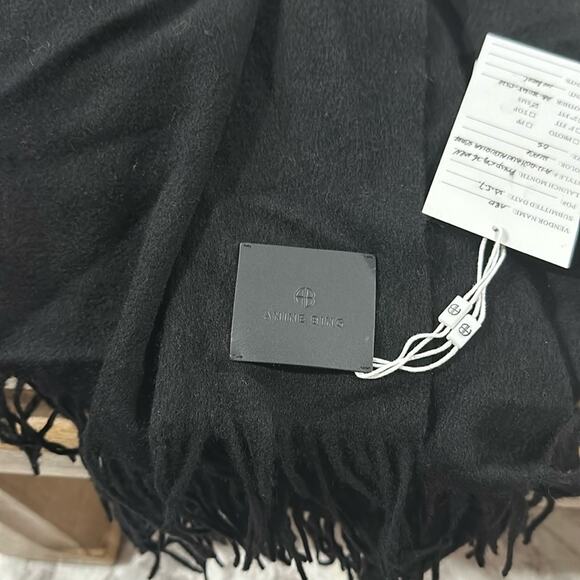 Anine Bing 2026 Augustina 100% Wool Classic Black Scarf NWT MSRP $300 - Picture 4 of 5